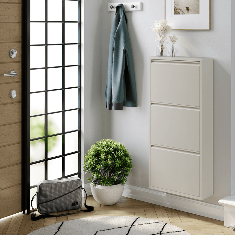 Soft beige schoenenkast in hal