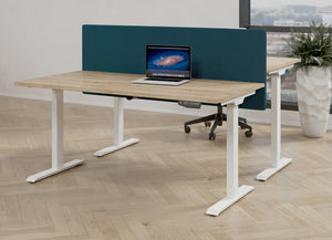 Sfeerbeeld ergonomisch bureau in kantooromgeving 