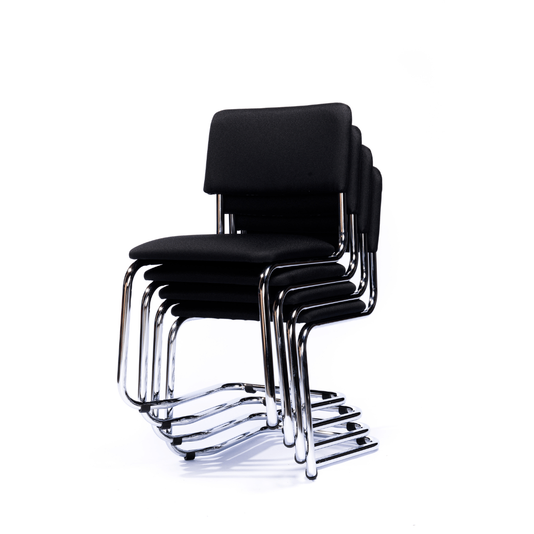 Stapelbare conferentiestoel Iris in zwart en chroom uitvoering