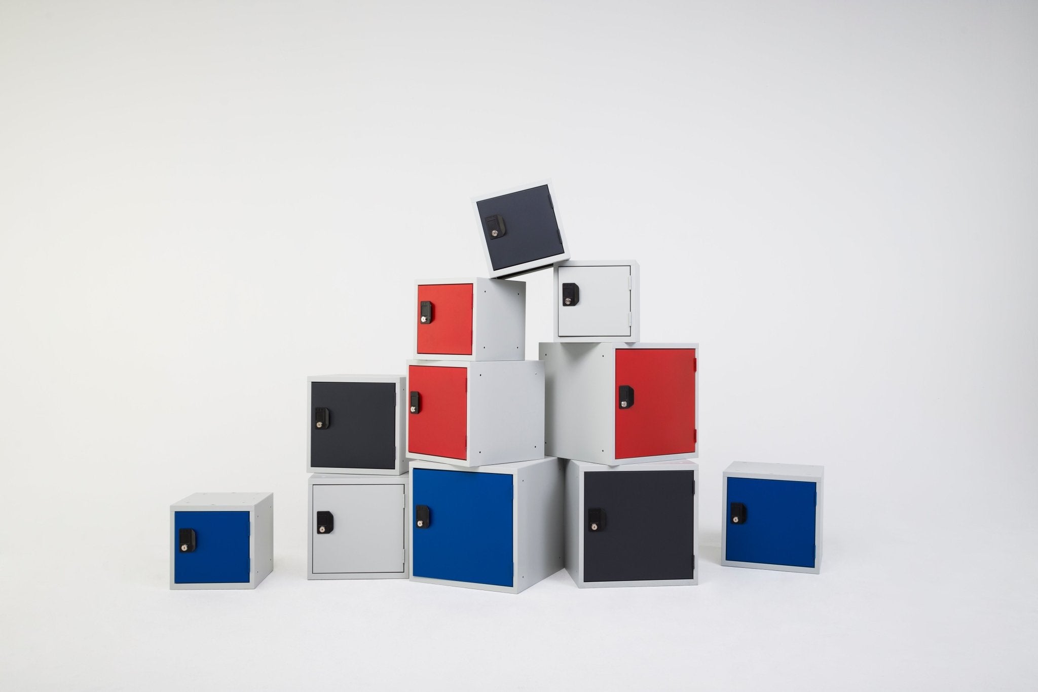 Opgestapelde cube lockers van Ceha 