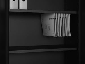 Zwarte stalen kast CH met overzichtelijke binnenkant