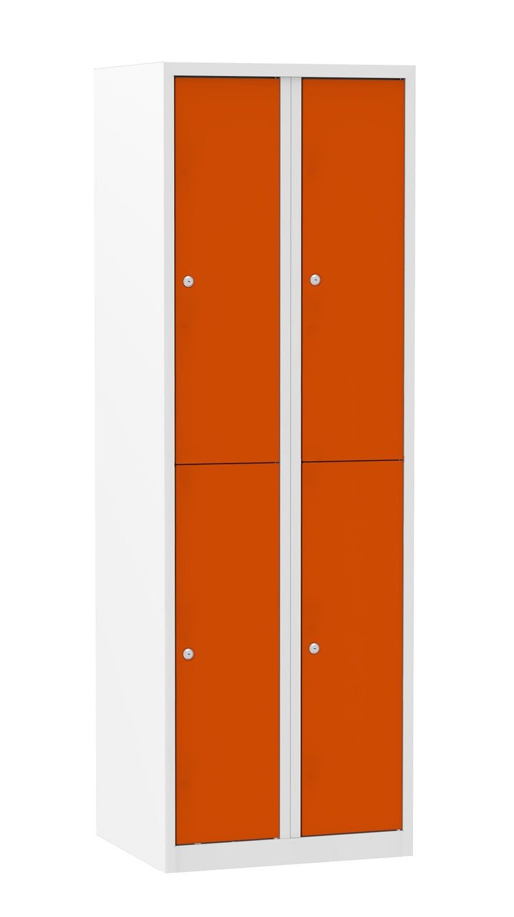 Praktische garderobekast met witte basis en kleuraccenten
