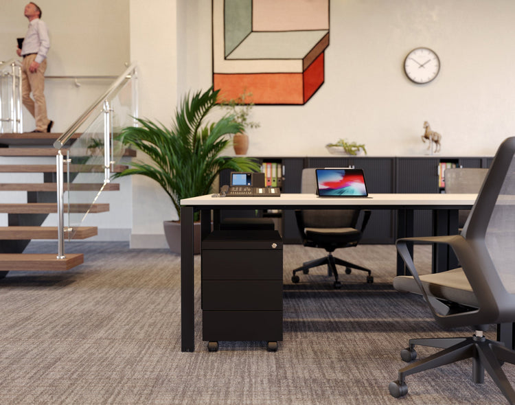 Zwart YKG rolblok met 3 laden in kantoor